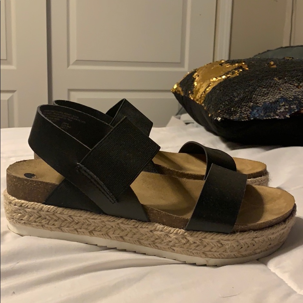 Steve Madden platform sandals
